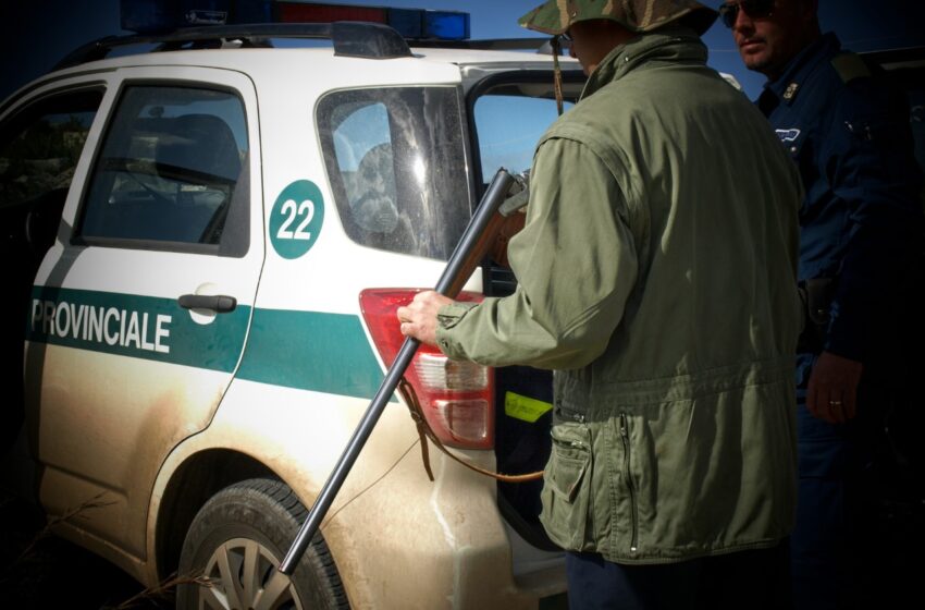  Siracusa. Caccia in zona vietata, controlli della polizia provinciale: sanzioni per mille euro