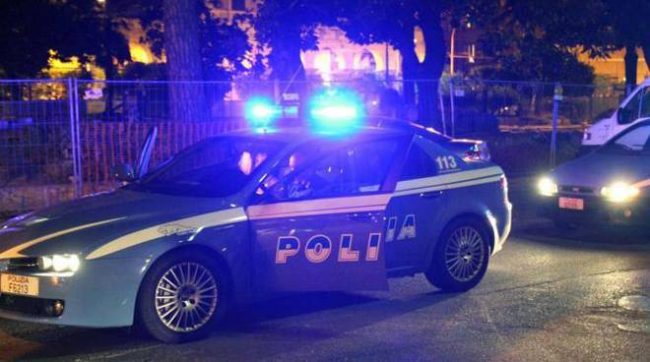  Siracusa. Controlli della polizia con il Reparto Prevenzione Crimine: sequestrata droga vicino ai villini