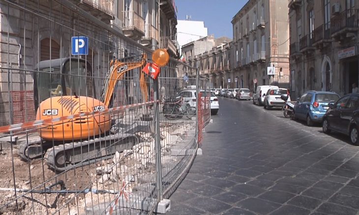  Siracusa. Lavori in via Crispi, cambia la viabilità: solo traffico locale