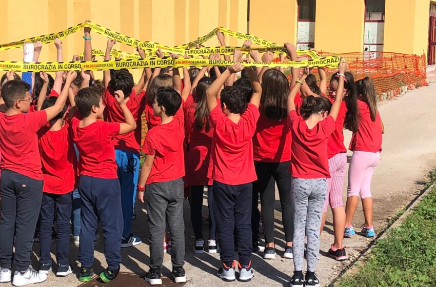 Nastri gialli alla Giaracà contro il degrado: la protesta simbolica di Ance Siracusa