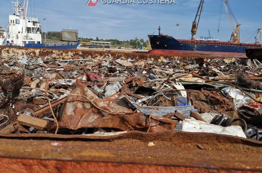  Traffico illecito di rifiuti: sequestrate in porto ad Augusta 2000 tonnellate di rifiuti ferrosi