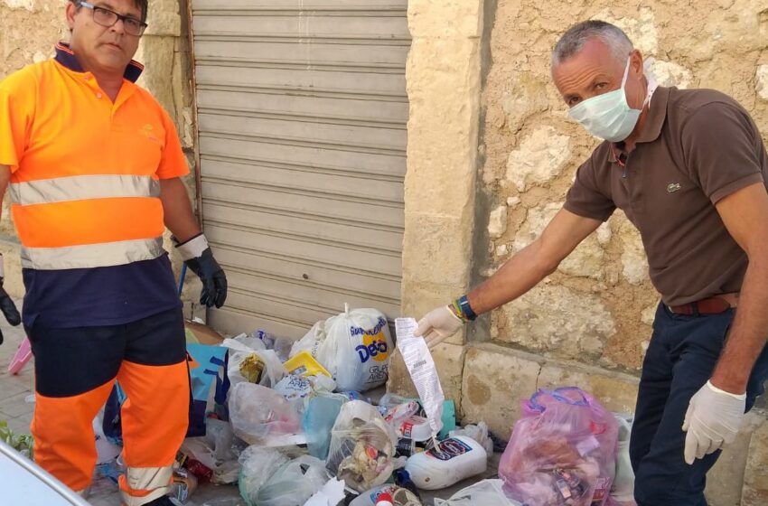  Siracusa. Rifiuti per strada, ancora multe alla Borgata: consegnate anche brevi manu