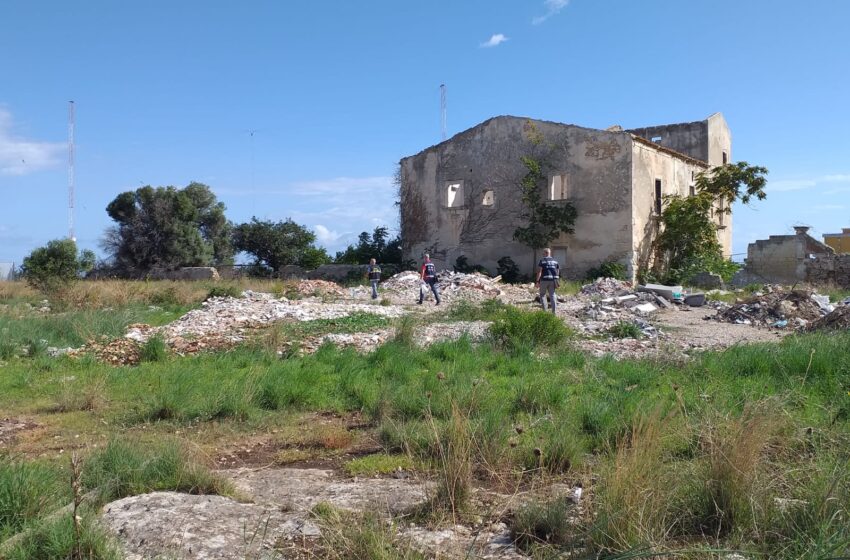  Siracusa. Discarica abusiva alle spalle di San Metodio, scatta il sequestro