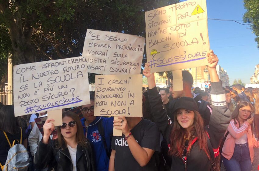  “Scuole che cadono a pezzi”, mobilitazione studentesca: incontro con il commissario Floreno