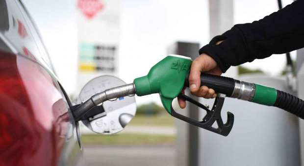  Siracusa. Caro carburante, Ternullo(F.I): “Azioni decise contro le compagnie petrolifere”