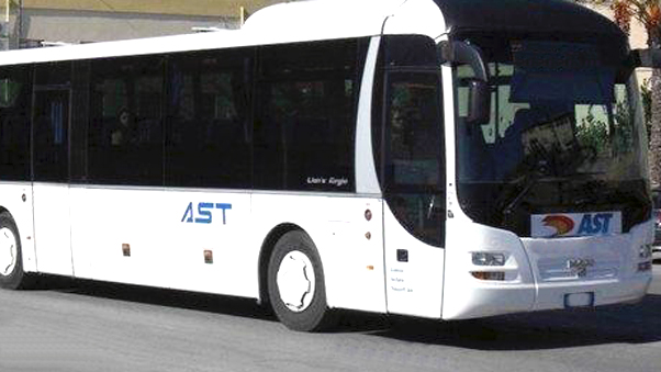  Siracusa. Comune-Ast, servizio rinnovato per un anno: nuovi bus entro dicembre