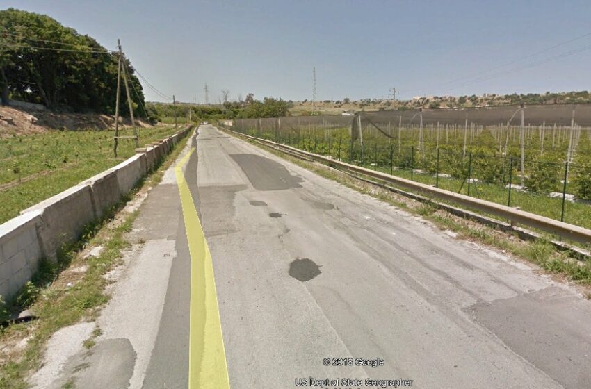  Siracusa. Riapre via Ascari il 30 ottobre, lavori in corso: via i rifiuti e rattoppo sull’asfalto