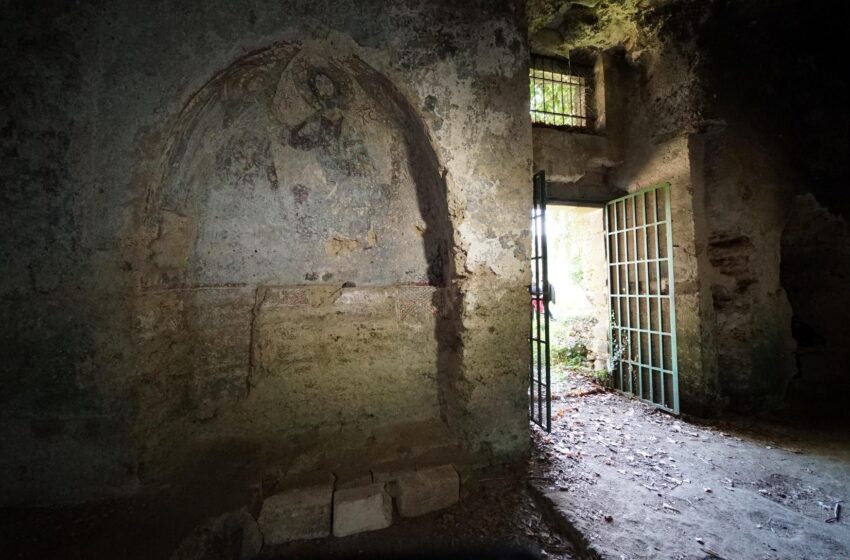  Luoghi del cuore, restauro per antico affresco nella Chiesa rupestre del Crocifisso