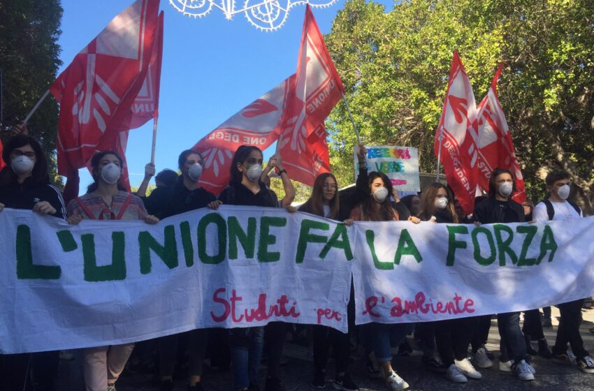  Siracusa. Studenti in piazza, è il quarto global strike contro il cambiamento climatico