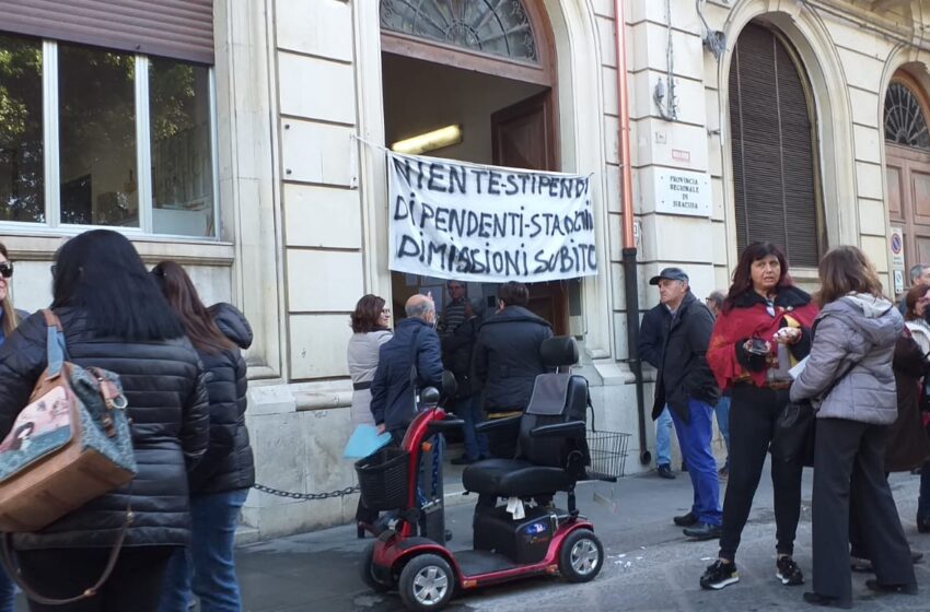  Siracusa. Alta tensione in ex Provincia, i dipendenti “scaricano” il commissario Floreno