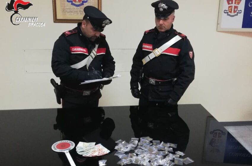  Siracusa. Cocaina, hashish e marijuana nel vano portaoggetti: denunciato 37enne