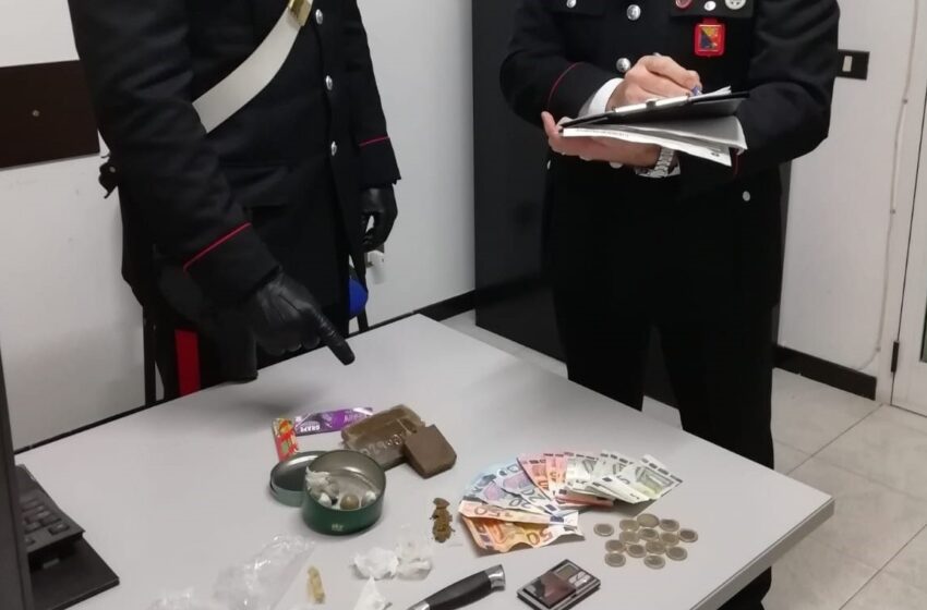  Melilli. Hashish nei cassetti di casa e soldi: arrestato presunto pusher