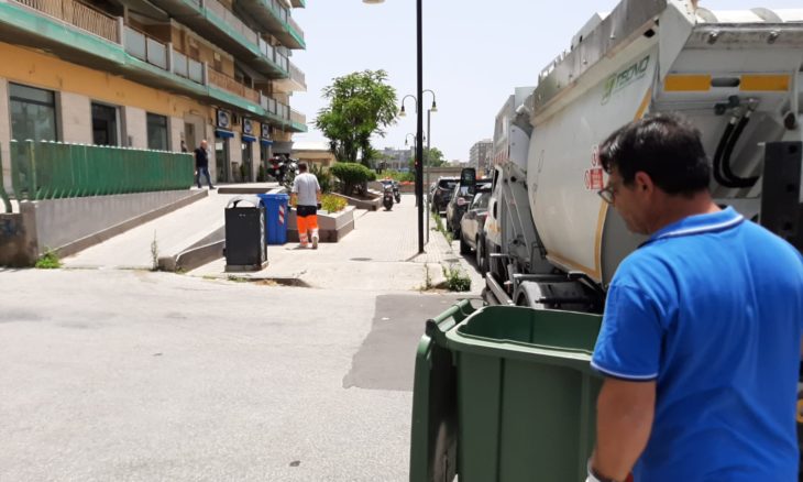  Rifiuti, problemi a sorpresa in discarica. “Entro domani tutto raccolto”