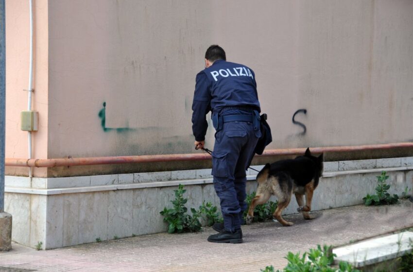  Siracusa. Cocaina e marijuana in una fessura della parete, sequestro in via Italia 103