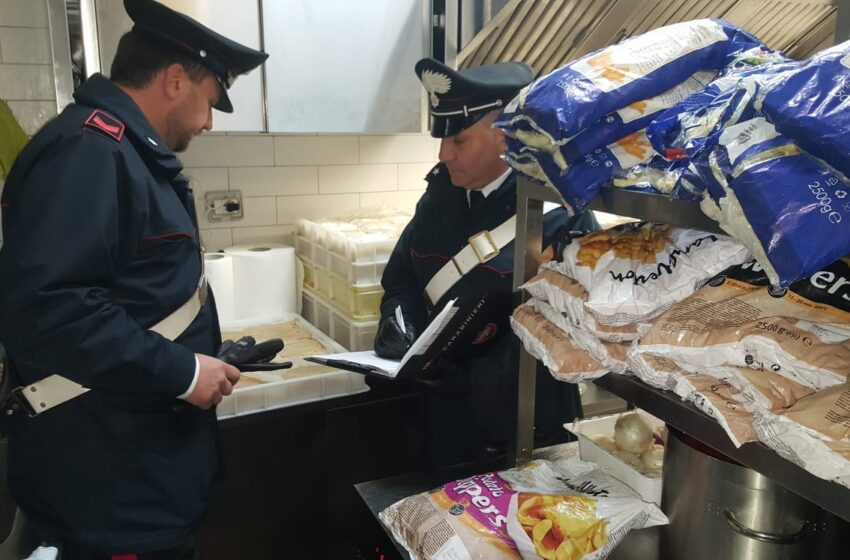  Siracusa. Alimenti mal conservati, i Carabinieri chiudono ristorante in Ortigia