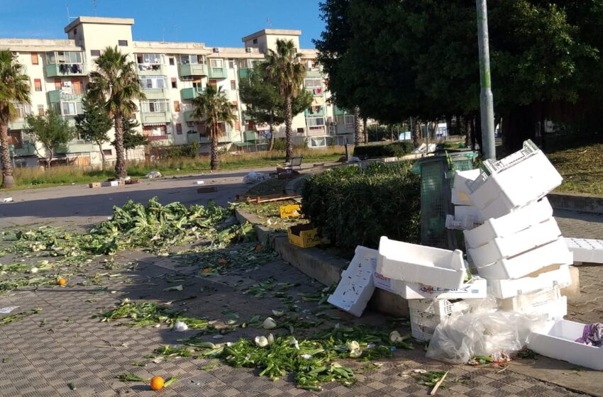 Fiera del Mercoledì, è deciso: via la licenza a chi continua a buttare rifiuti in terra