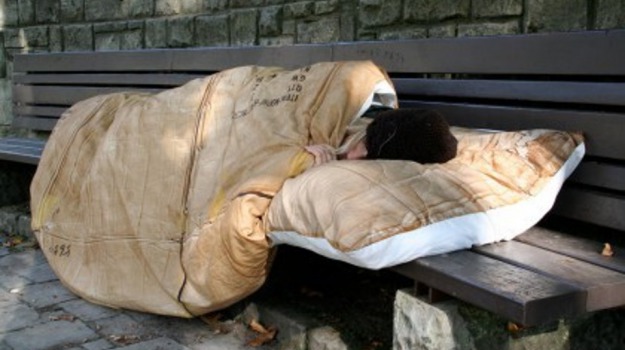  Siracusa. Freddo ed altre emergenze: 14.600 euro per il ricovero notturno dei senzatetto