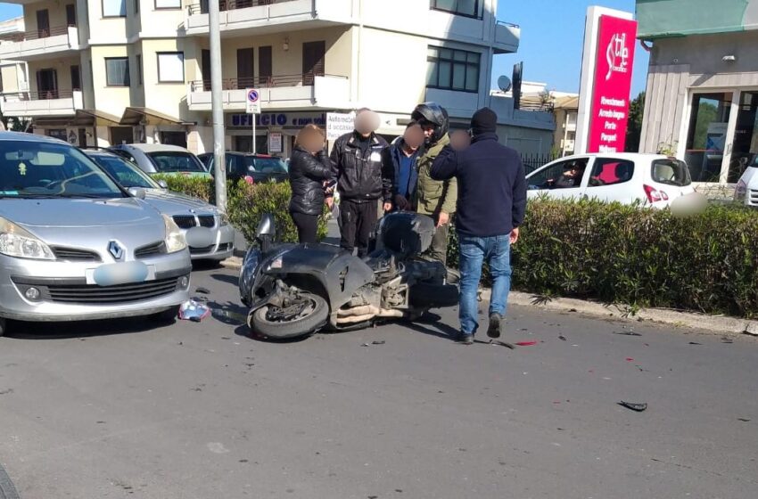  Siracusa. Incidente auto-scooter, chiuso al momento un tratto di viale Scala Greca