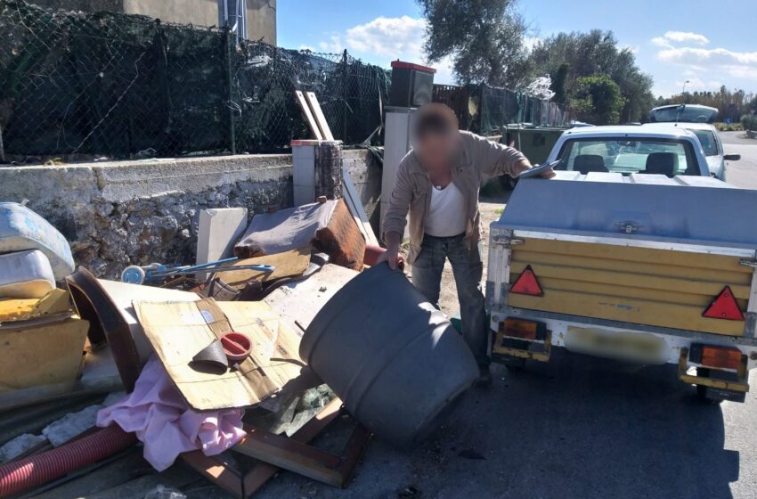  Siracusa. Colto sul fatto in via Ascari: abbandono di rifiuti, 600 euro di multa