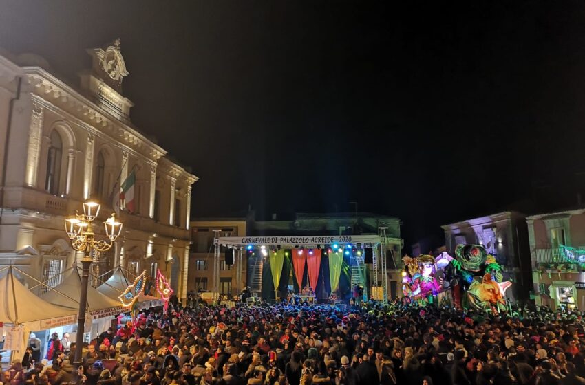  Palazzolo. Grande festa finale per il Carnevale, in piazza del Popolo con FMITALIA