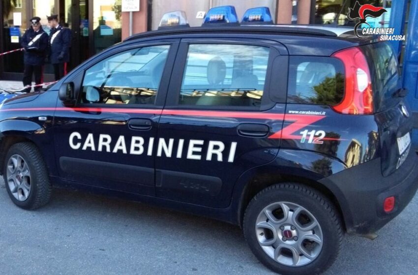  Siracusa. Bar aperto e attivo in zona balneare nonostante i divieti: sanzionato e chiuso