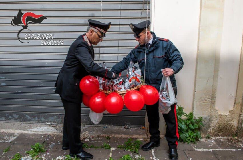  Uova di Pasqua ai bimbi, colombe agli anziani, spesa agli indigenti: regalo dei carabinieri