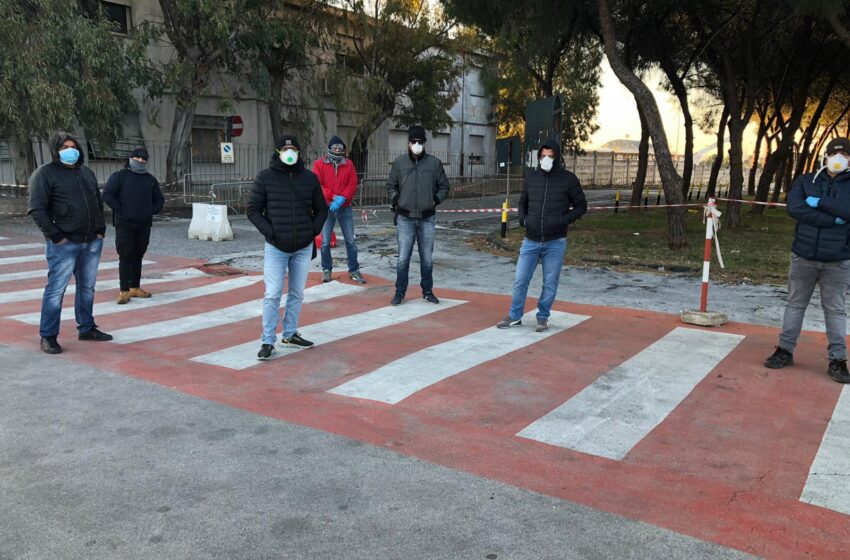  Siracusa. Vertenza Intertek, scioperano i lavoratori: "Noi a rischio licenziamento"