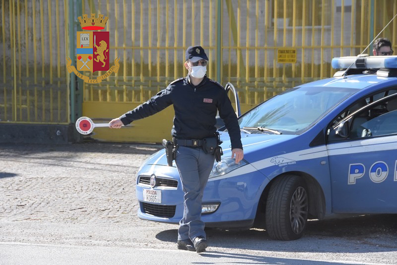  Siracusa. Controlli a tappeto: sanzione a un pub, bevande e cibo ai tavoli oltre l'orario consentito