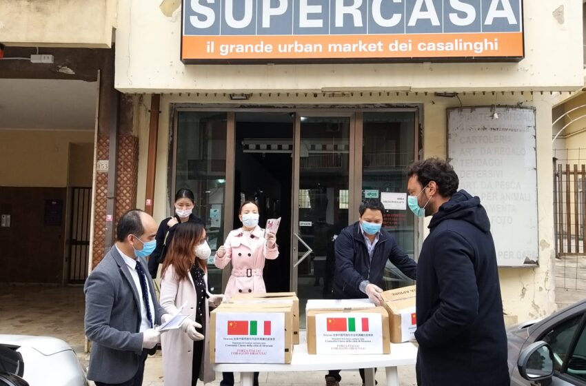  La Comunità Cinese dona 3 mila mascherine e due ventilatori polmonari: "Andrà tutto bene"