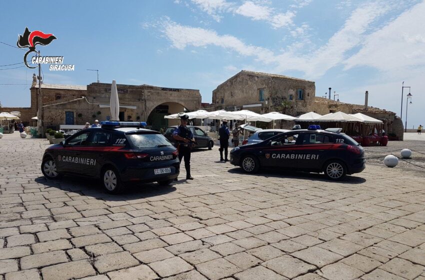  Noto. Arrivano i turisti, controlli su strada dei Carabinieri: arrestato un 53enne