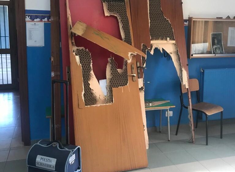  Siracusa. Vandali alla scuola Montessori, Fratelli d'Italia chiede al Comune verifiche e interventi