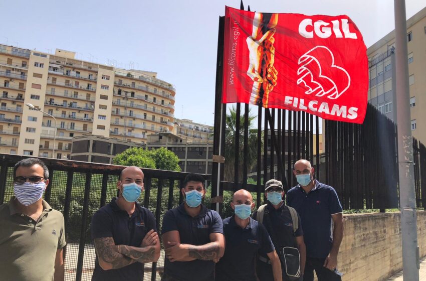 Siracusa. Verde Pubblico, i lavoratori dell'appalto 1 davanti all'Ufficio Ambiente: "Pronti allo sciopero"i"