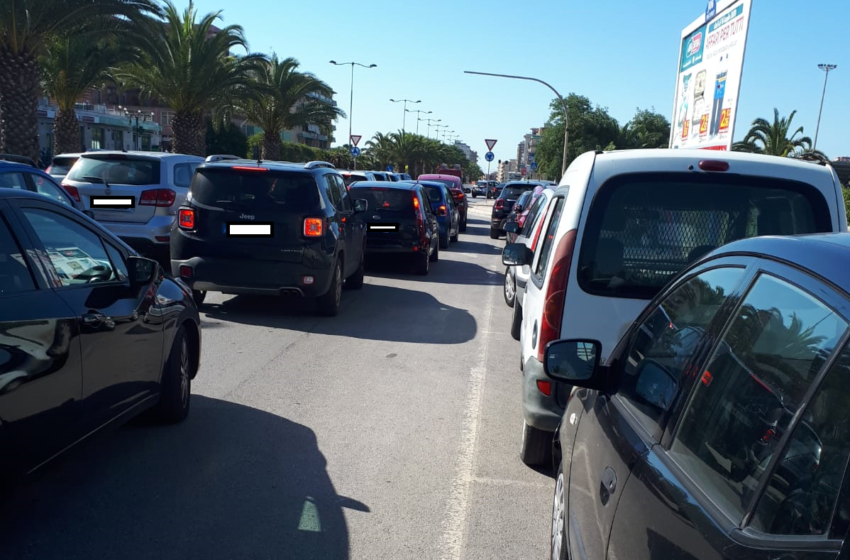  Siracusa. Traffico in tilt in viale Santa Panagia: "colpa" della prassi anti-covid al Tribunale