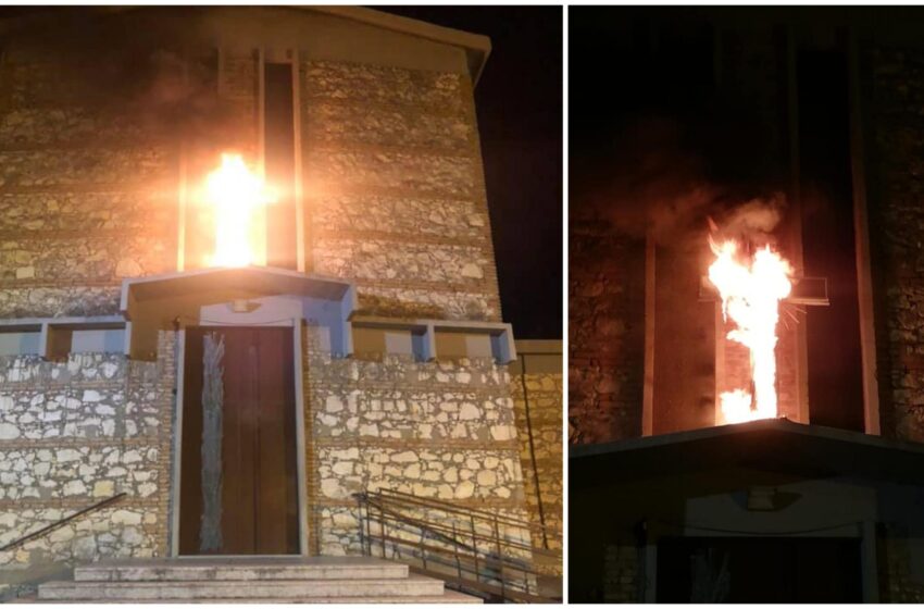  A fuoco la croce della chiesa di San Giuseppe Operaio: nessun danno all'interno