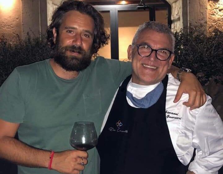  Tommaso Paradiso a Siracusa, cena e selfie: "Ortigia è bellissima"