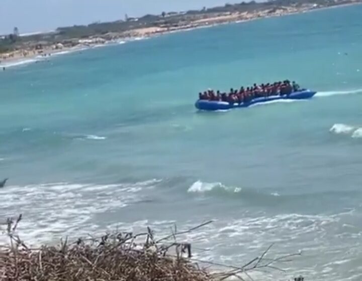  Migranti, trasferiti a Rosolini i 67 sbarcati a Calamosche: ci sono 7 positivi al covid