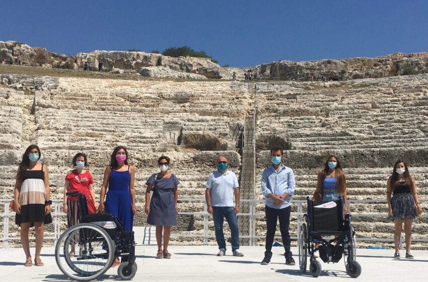  Sedie a rotelle per le visite al Teatro Greco: donazione del Rotaract Siracusa Ortigia