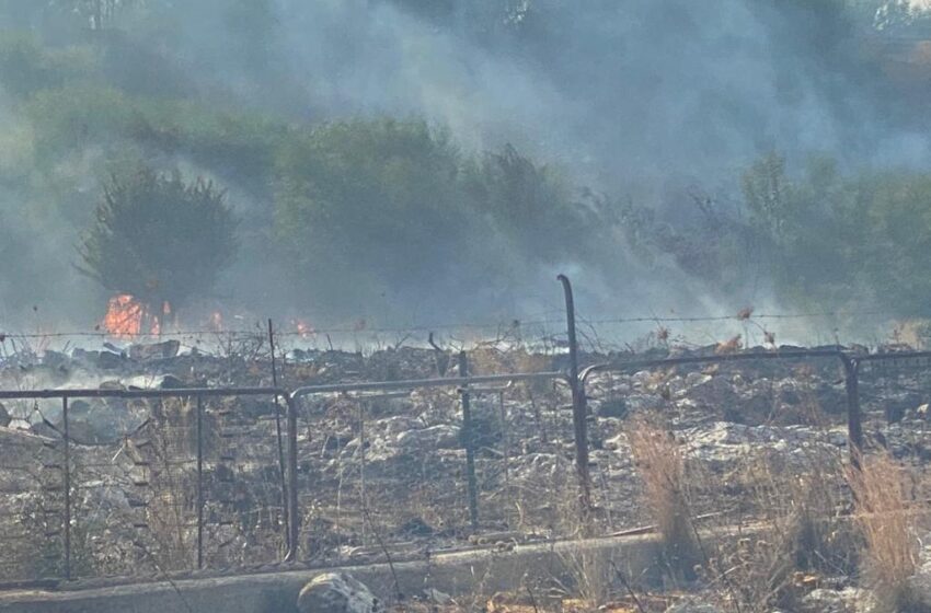  Incendi, altra giornata "calda": le fiamme lambiscono l'autostrada a Priolo sud