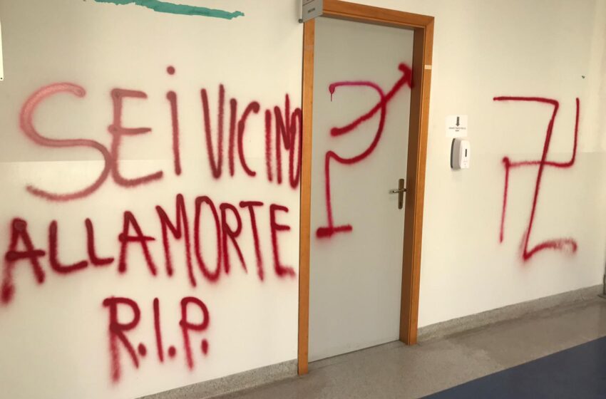  Siracusa. Minacce al primario di Oculistica, scritta in reparto: "Sei vicino alla morte"