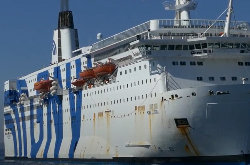  La nave quarantena Azzurra in rada ad Augusta per 14 giorni: "nessuno sbarcherà"