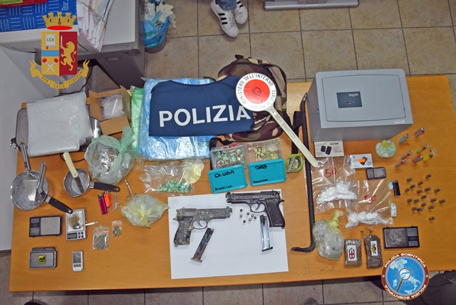  Siracusa. Armi e droga: avrebbe fruttato 30 mila euro, tre arresti in via Immordini. VIDEO