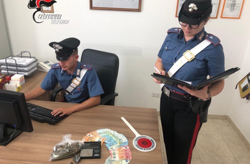  Marijuana ed hashish in casa, arrestata 21enne di Augusta dai Carabinieri