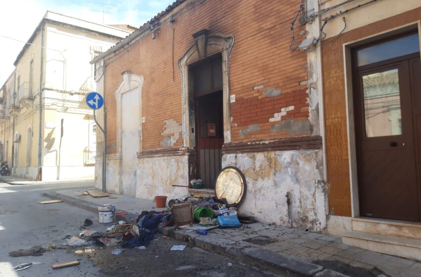Siracusa. Incendio in un'abitazione della Borgata: nessuno era all'interno