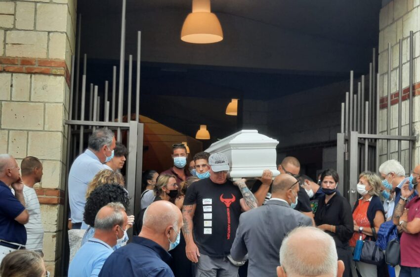  Siracusa. Il giorno dell'addio: a Bosco Minniti l'ultimo saluto a Fabio, vittima della strada