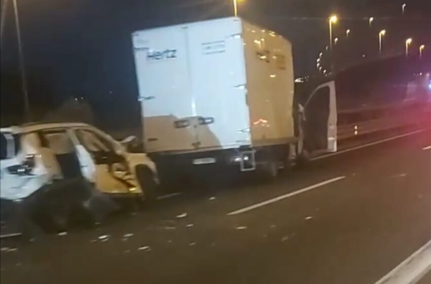  Incidente sulla Siracusa-Catania, si scontrano 4 veicoli: ci sono feriti, trasporto in elisoccorso