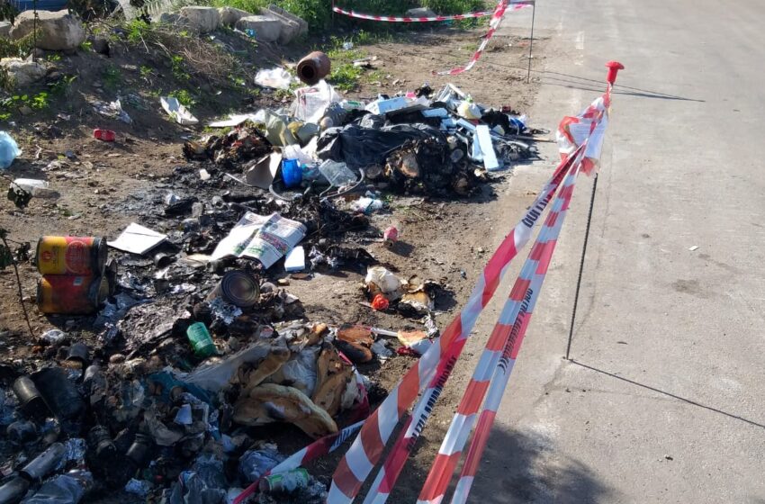 Siracusa. Violati i sigilli, incendiati i rifiuti sequestrati a Stentinello: è sfida criminale