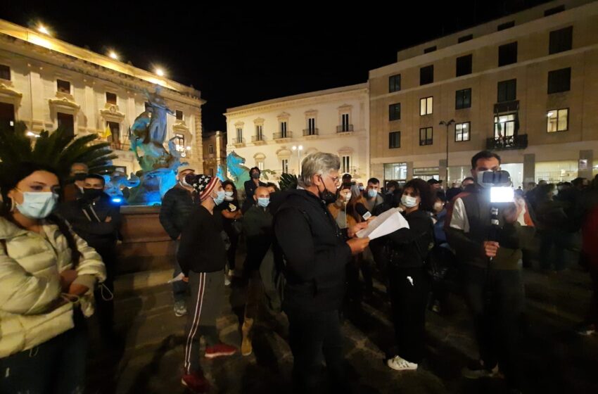  Siracusa. Ristoratori ed esercenti in piazza: "no untori, siamo professionisti. Più rispetto"