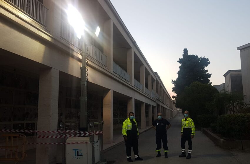  Siracusa. Il cimitero non è un posto sicuro, rubati anche i cavi delle torri faro