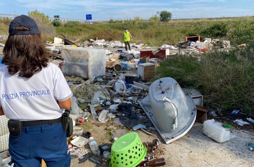  VIDEO. Maxi discarica abusiva alle porte di Siracusa sequestrata dalla Polizia Provinciale