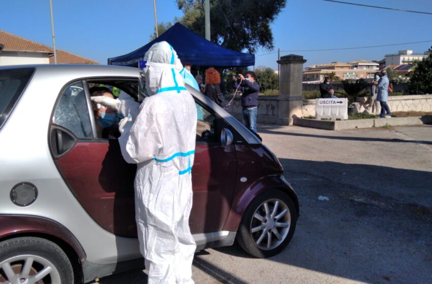  Siracusa. Al drive in dei tamponi eseguiti 639 test rapidi: sono 9 quelli positivi